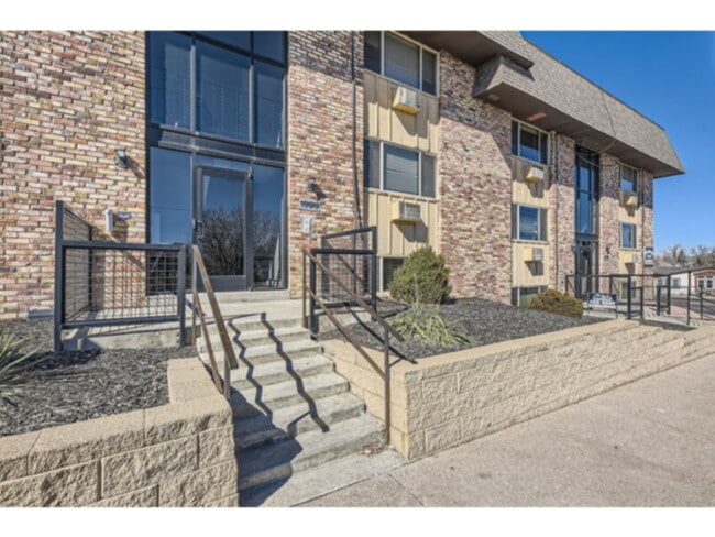 Building Photo - 1925 S Depew St Unit 29 Rental