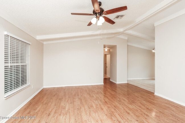 Photo - 1054 Fairplay Ave NW