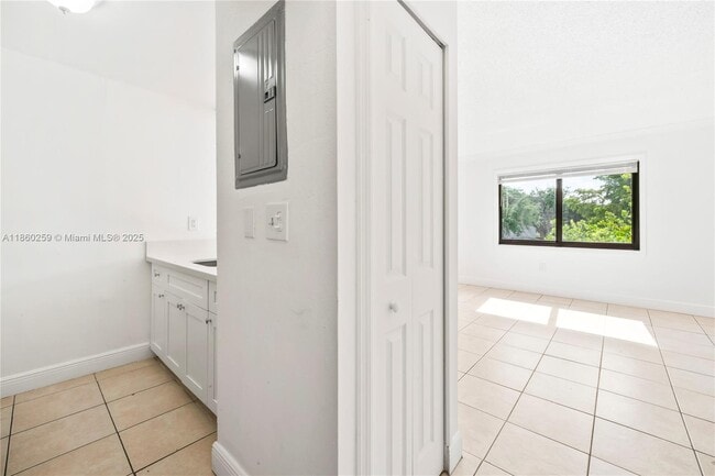 Building Photo - 11098 SW 107th St Unit 110 Rental