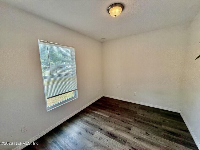 Photo - 114 W 41st St