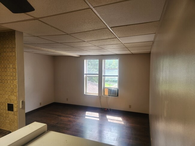 Day/bedroom from kitchen - 1942 Summit St Unit F