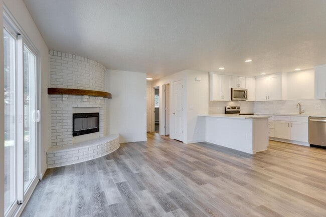 Building Photo - Hoff Dr. Duplex Unit 9644 - 2 Bed Rental