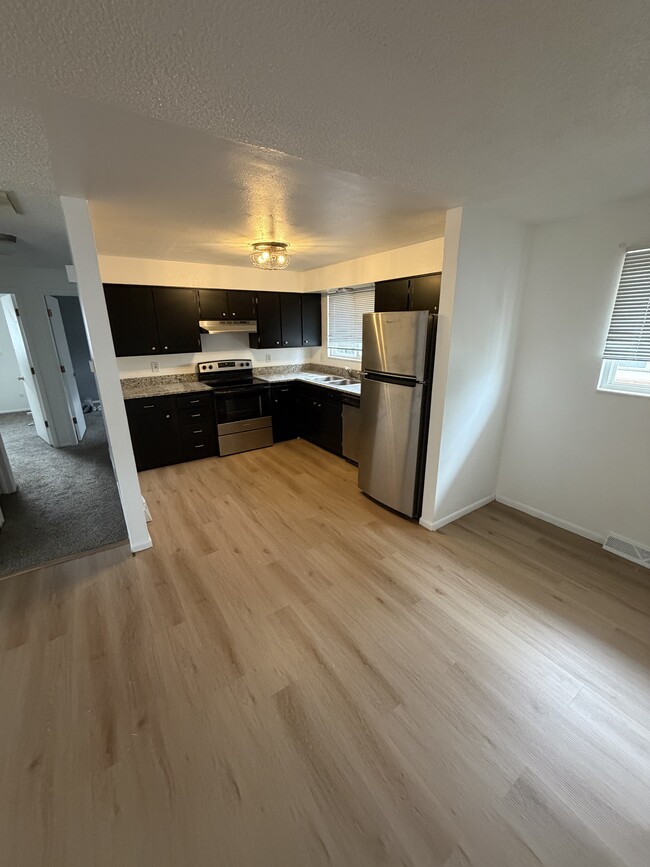 Photo - 755 Gardenia St