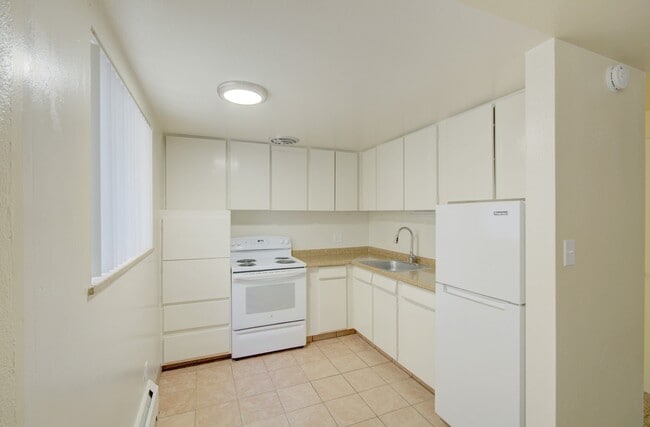 Photo - 4720 E 8th Ave Unidad 9