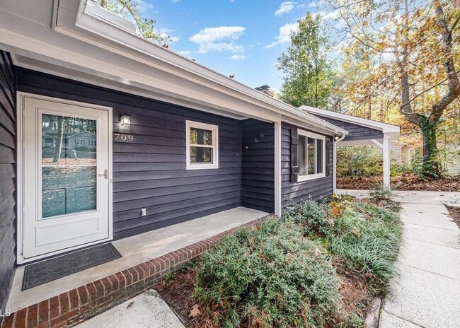 Photo - 709 Brent Rd