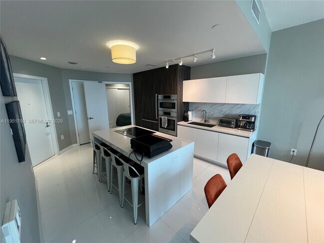 Photo - 851 NE 1st Ave Unidad 3006