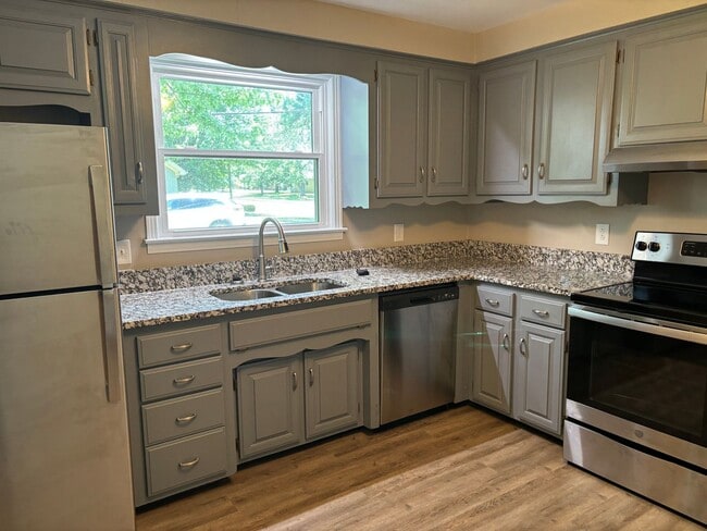 Photo - 231 Alfred Dr