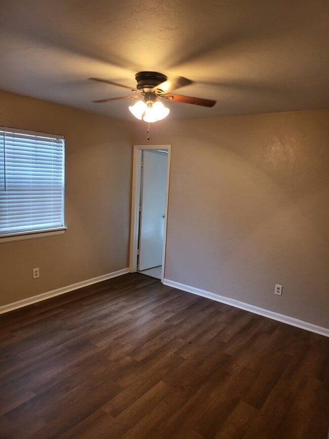 Photo - 2818 Botany Pl