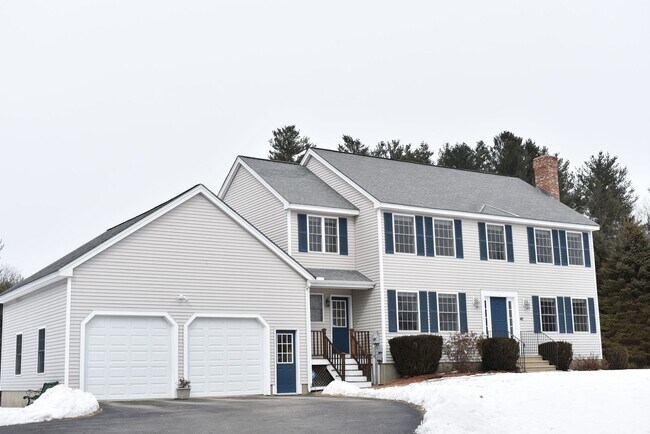 Building Photo - 4 Bed, 2.5 Bath House