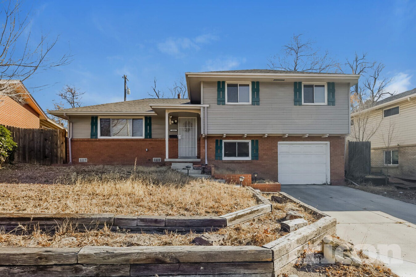 Photo - 2011 N Circle Dr