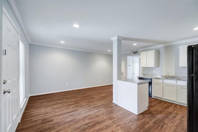 Photo - 835 Heights Blvd Apartment Unit 43
