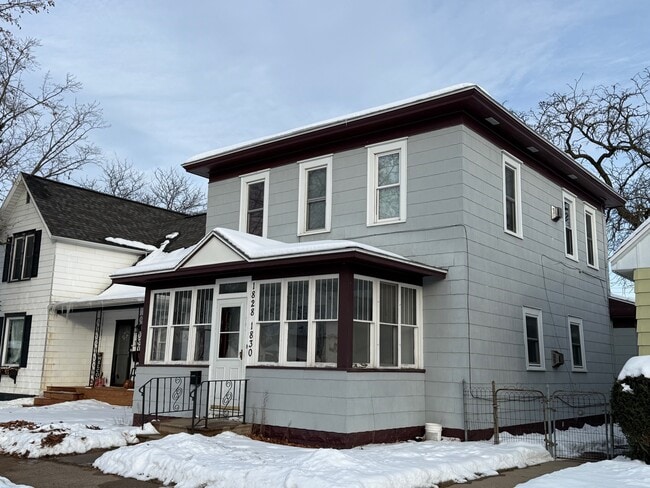 Building Photo - 1830 Wood St Unit 1830