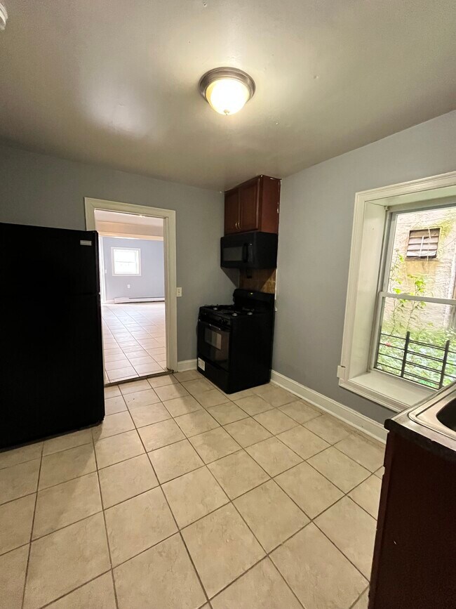 131 W 54th Bsmt - 133 W 54th St Apartments Unit Basement