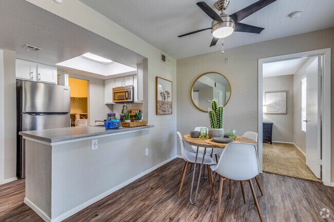 2 BR, 2 BA - 1,000 SF