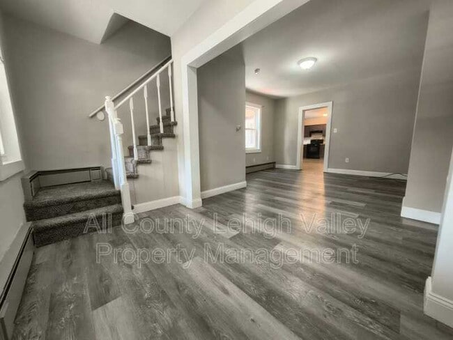 Photo - 639 Washington St