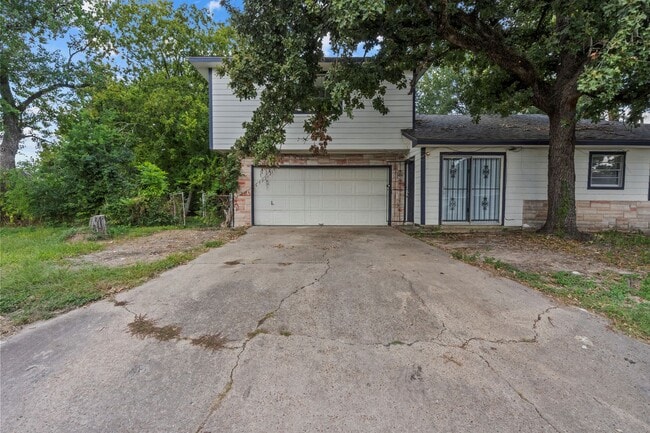 Photo - For Rent: Spacious 4-Bedroom Family Home