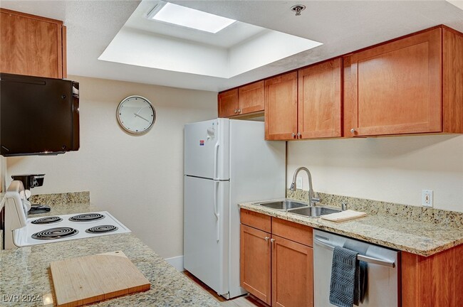 Building Photo - 4200 S Valley View Blvd Unit 3006 Rental