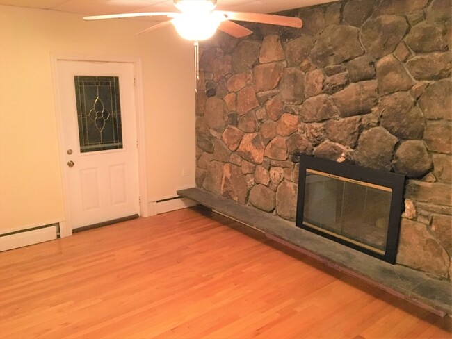 Photo - 391 Langley Rd Apartamentos Unidad #2