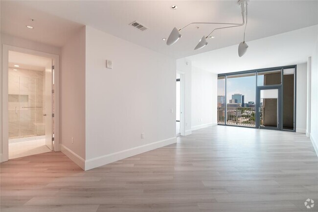 Building Photo - 3333 Lake St Unit 11A Rental