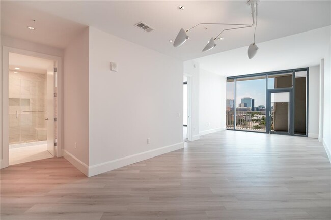 Photo - 3333 Lake St Condo Unit 11A