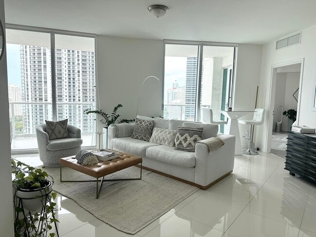 Photo - 300 S Biscayne Blvd Unit T-2208