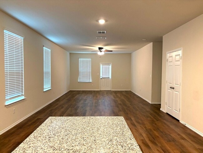 Photo - Open-Concept Living with Easy Access to I-10 & Loop 1604