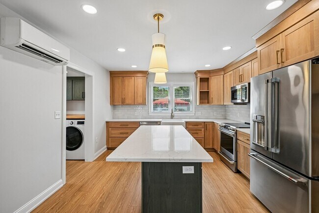 Photo - 463 Fulton St