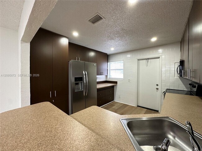 124 NW 2nd Ave Unit A