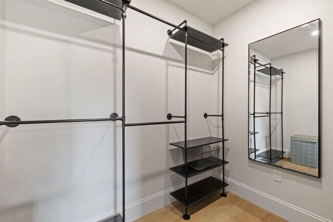 70 Greystone Ln Unit 2