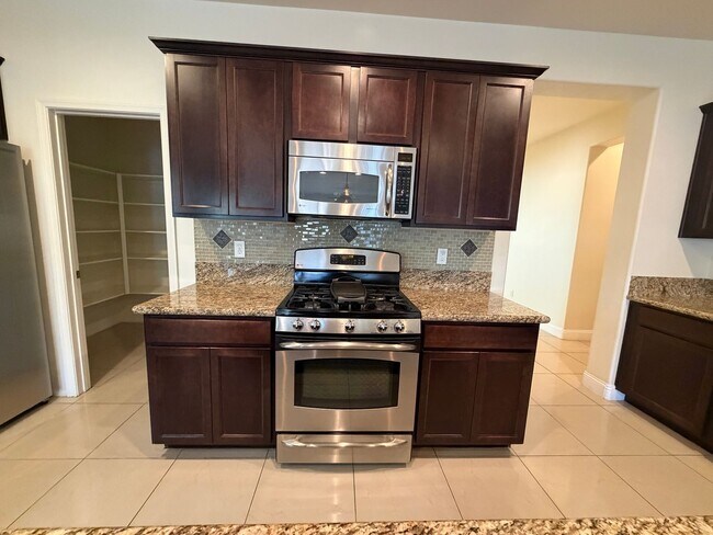 1312 Fantastic Ct