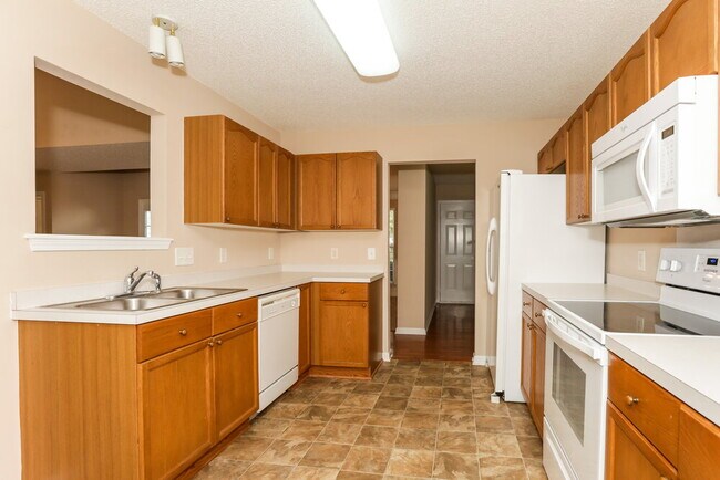 Photo - 4965 Hathwyck Ct NW