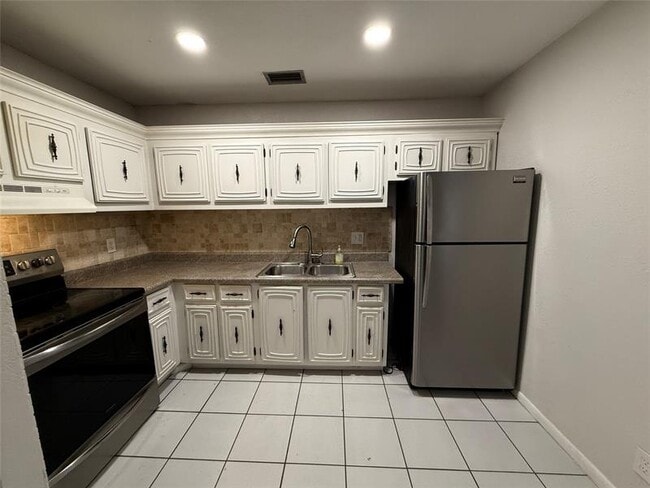 Photo - 511 W Kalmia Dr Unit 10