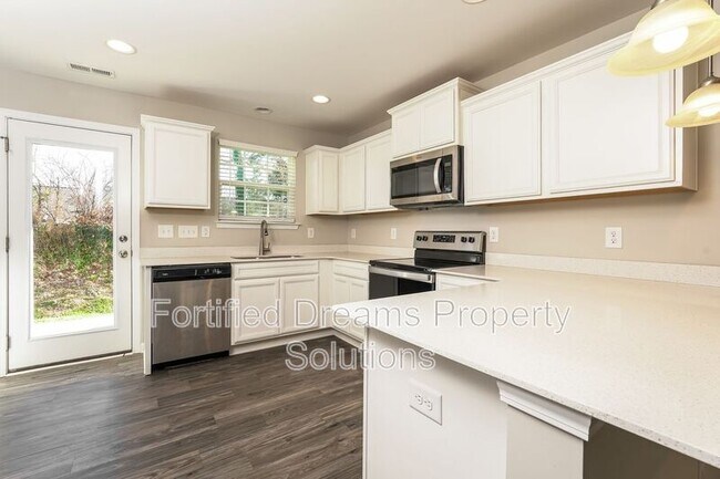 Photo - 119 Red Plum Ln