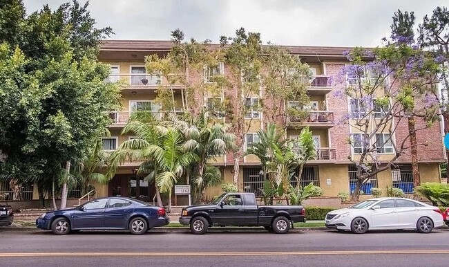 Building Photo - 1262 S Barrington Ave Unit 307S Rental