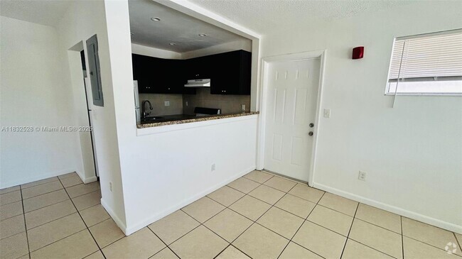 Building Photo - 2121 NE 168th St Unit 10 Rental