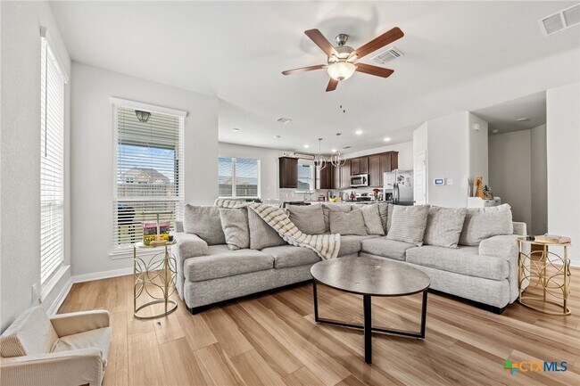 Photo - 918 James Parker Cir