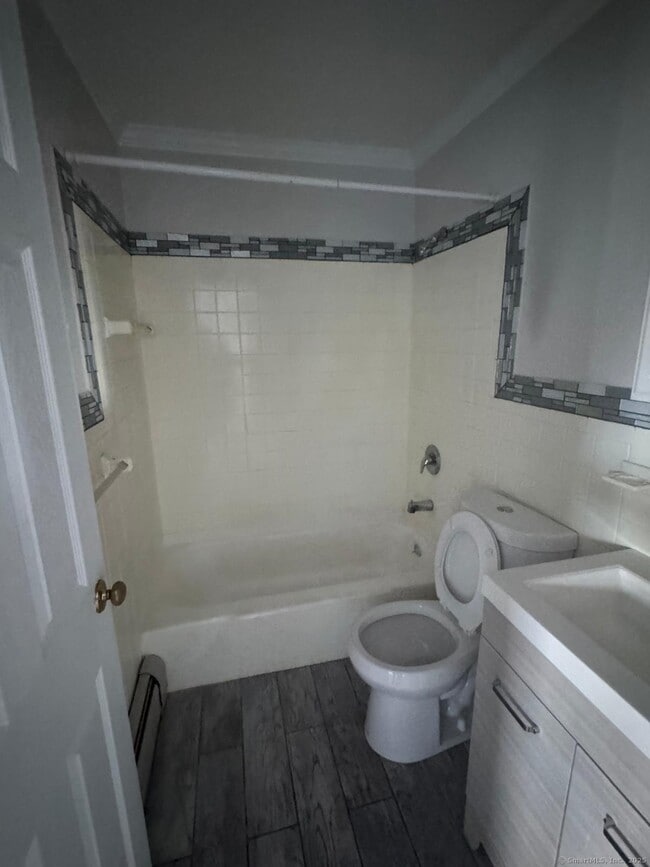 Photo - 191 Oak St Unit b6