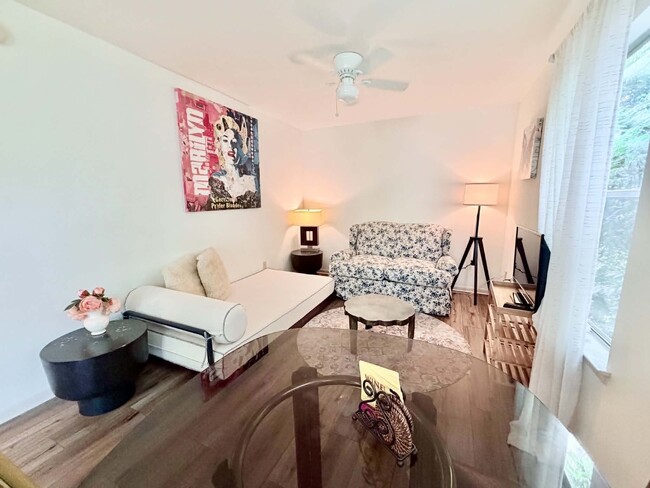 Photo - 2522 Wordsworth St