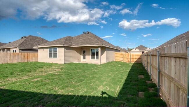 Photo - 610 Hollyhock Dr