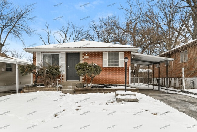 Building Photo - 1223 Lakeview Ave