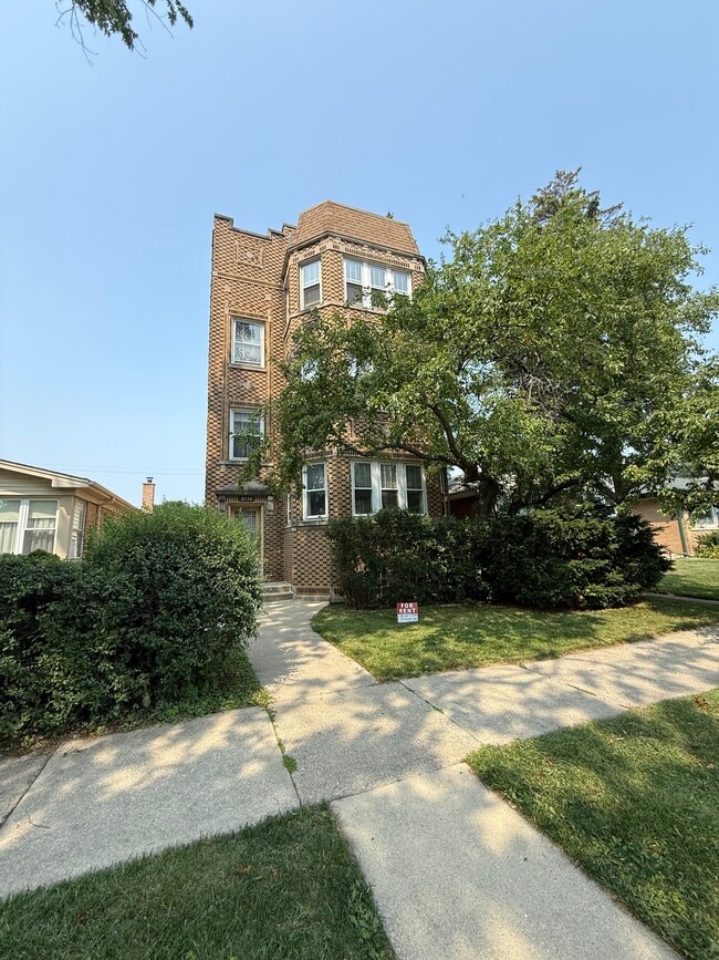 Building Photo - 8538 Saint Louis Ave Unit 2 Rental