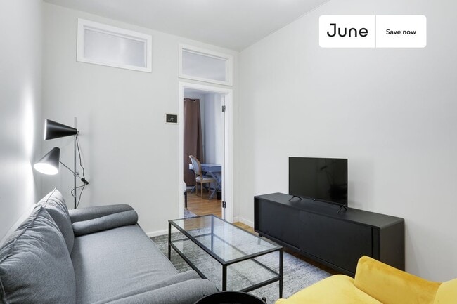 Photo - 136 W 109th St