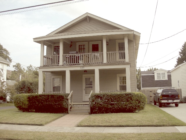 Building Photo - 125 E 39th St Unit 1