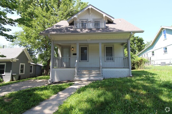 Building Photo - 2 Bedroom 1 Bath Home With An Office Or De...
