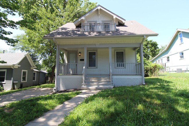 2 Bedroom 1 Bath Home With An Office Or De... - 2 Bedroom 1 Bath Home With An Office Or De...