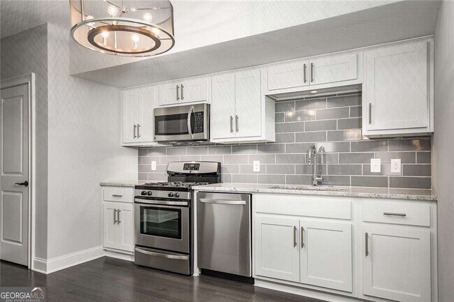 Photo - 338 7th St NE