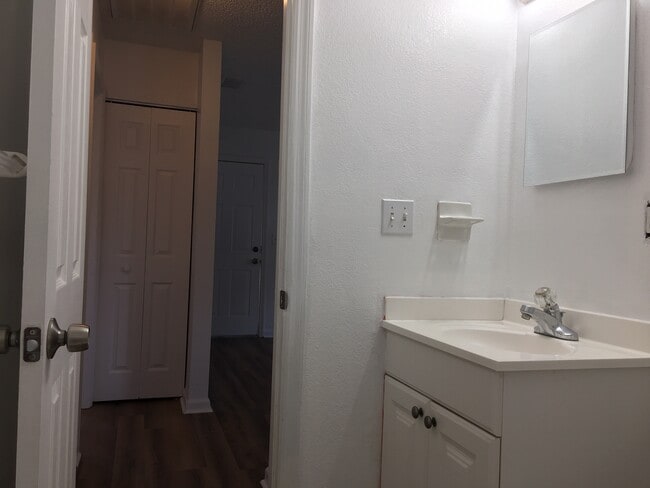 Photo - 8603 N 12th St Unidad B