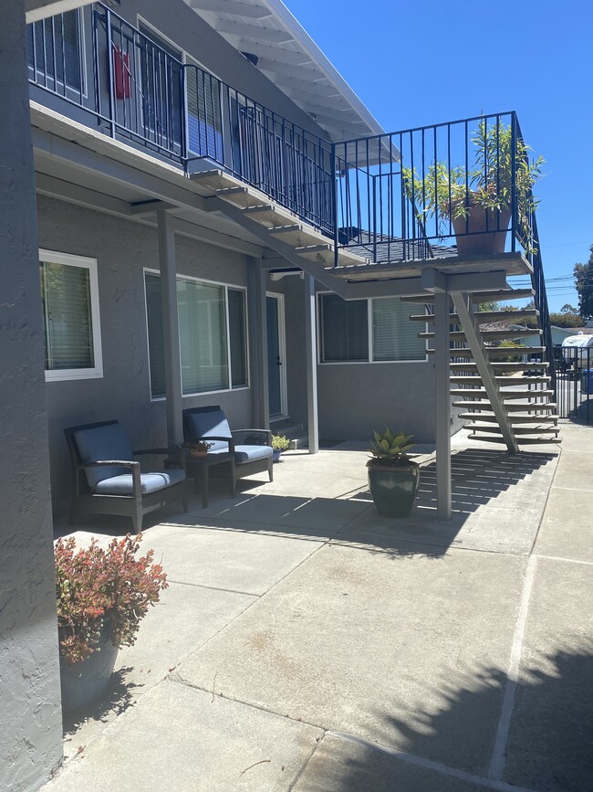 Photo - 837 Corcoran Ave