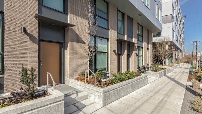 Cascade Apartments Exterior