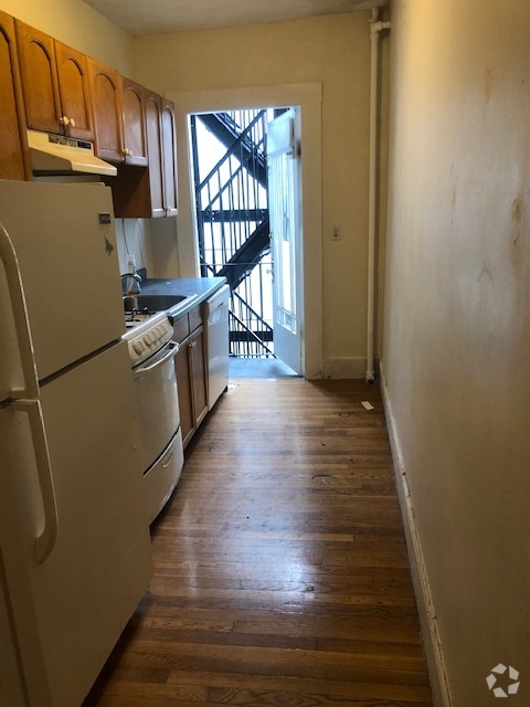 Building Photo - 130 Oxford St Unit 6 Rental